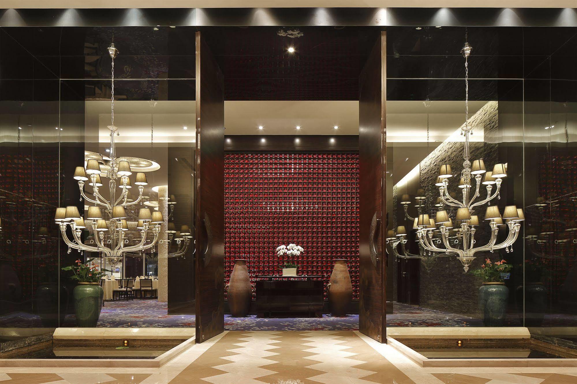 The Qube Hotel Shanghai -Close To Pudong International Airport And Disney Land Bagian luar foto