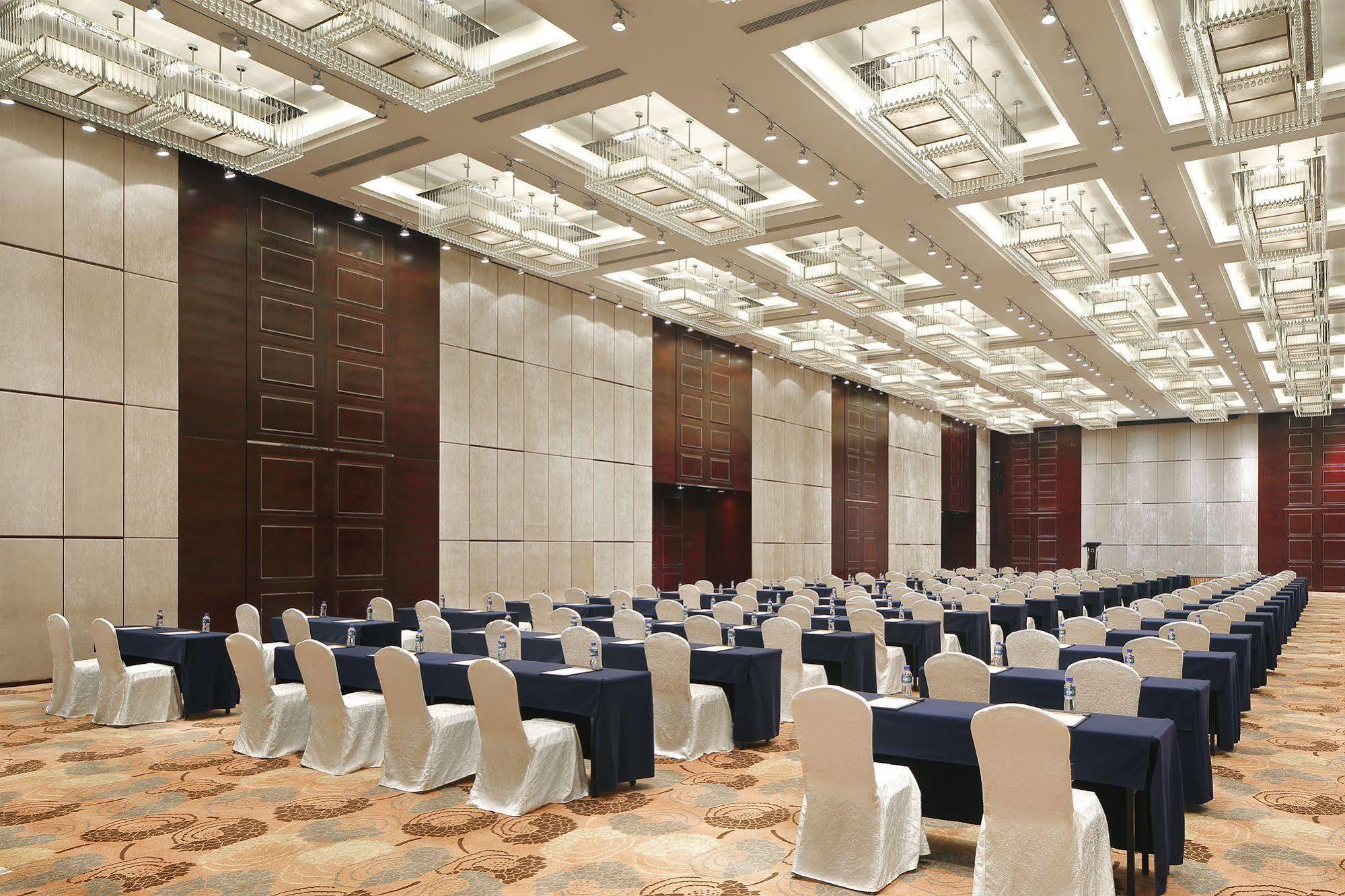 The Qube Hotel Shanghai -Close To Pudong International Airport And Disney Land Bagian luar foto