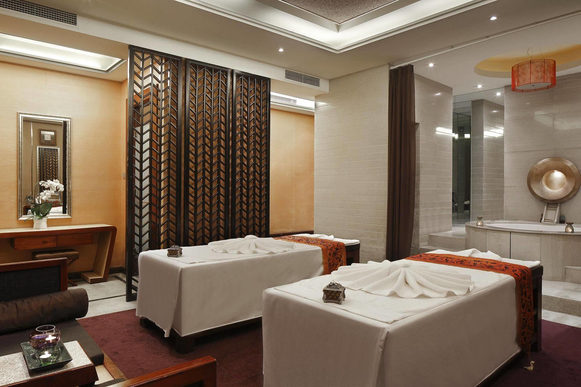 The Qube Hotel Shanghai -Close To Pudong International Airport And Disney Land Bagian luar foto