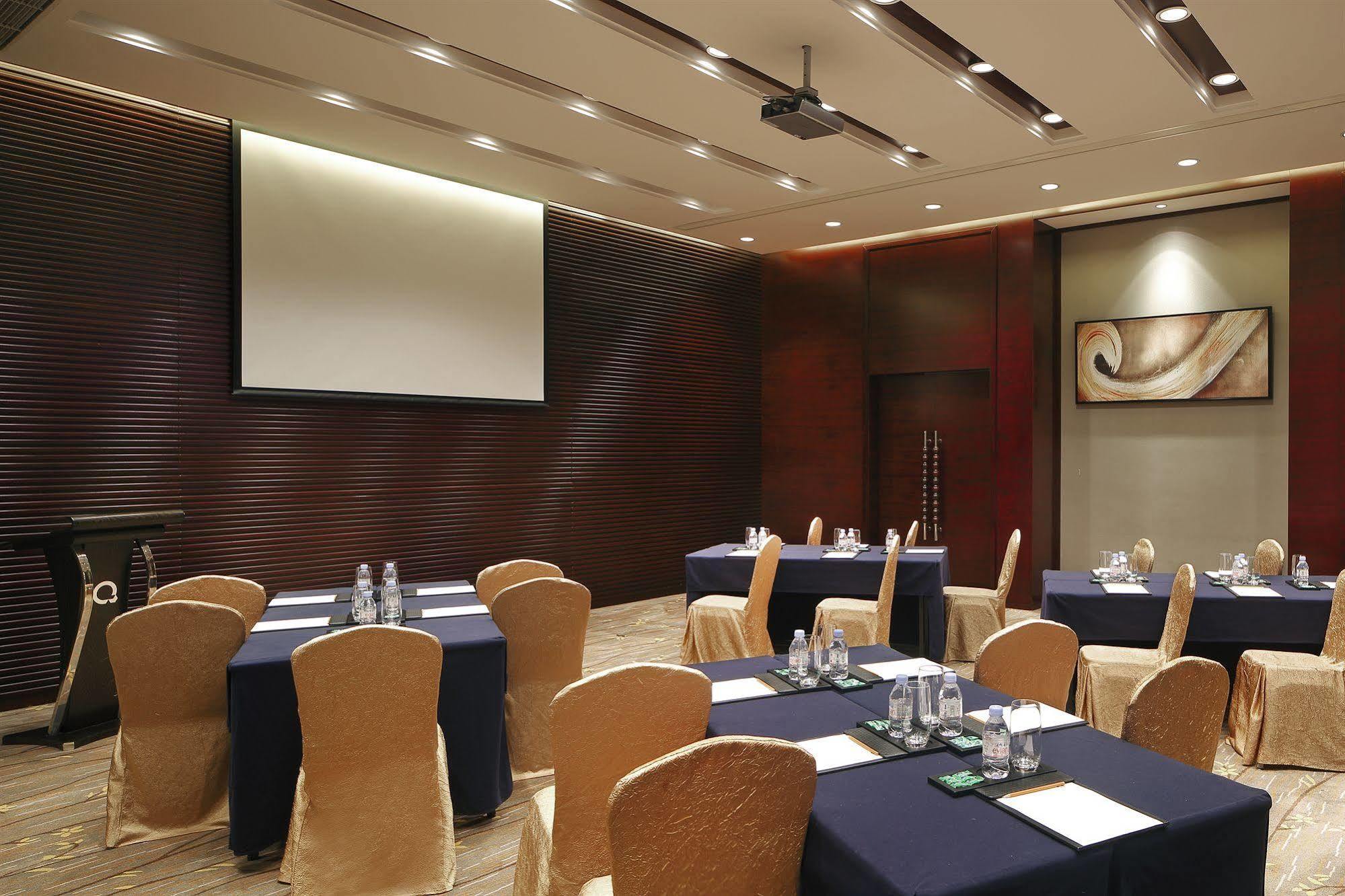 The Qube Hotel Shanghai -Close To Pudong International Airport And Disney Land Bagian luar foto