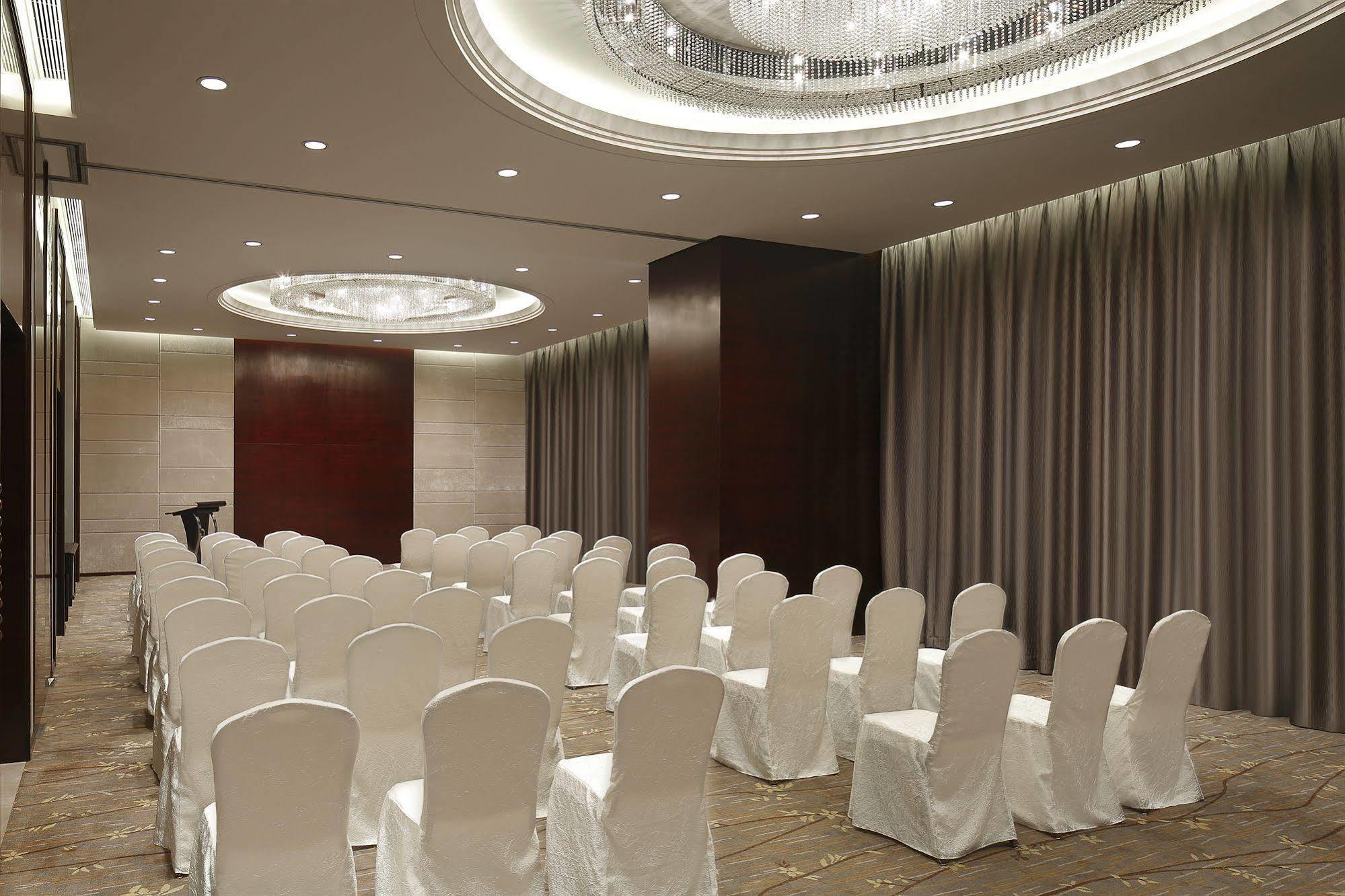 The Qube Hotel Shanghai -Close To Pudong International Airport And Disney Land Bagian luar foto
